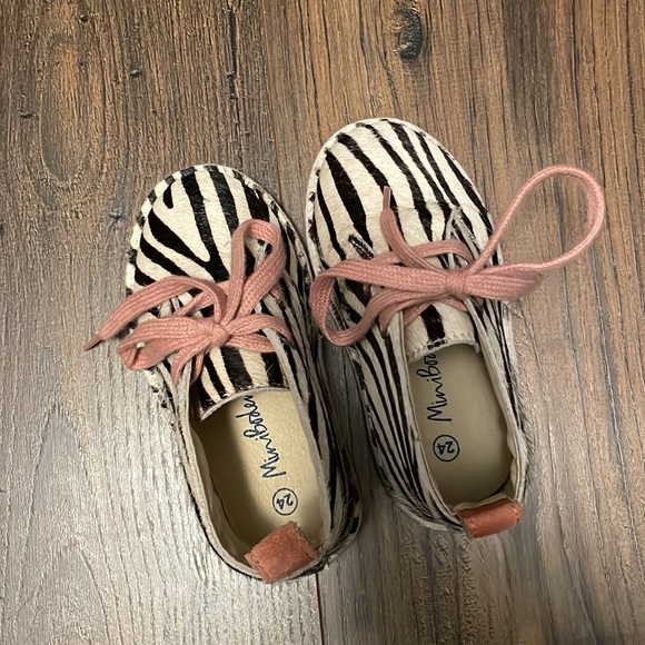 MINI BODEN ZEBRA PRINT BOOTIES SIZE 8 - Picture 8 of 15